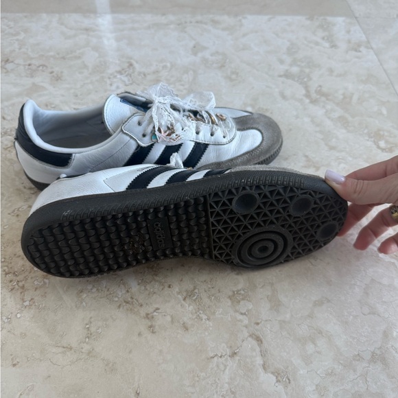 Adidas White and Gray Sneakers with Lace Details - Picture 4 of 5